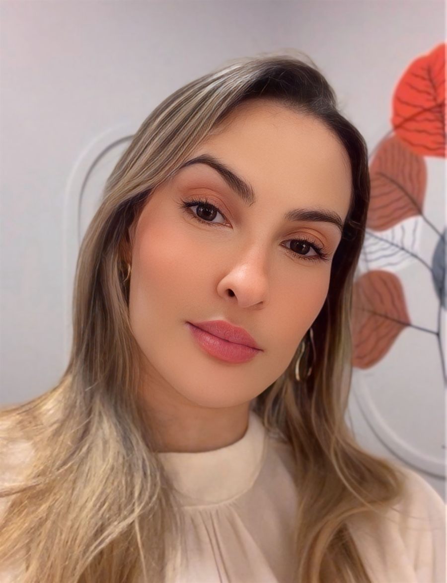Retrato de Allana Araújo Ferreira, psicóloga clínica